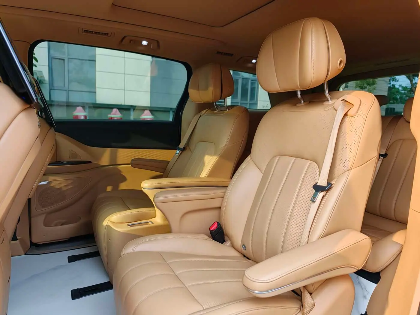 Voyah Auto Voyah Dreamer 2022 — Photo 18/20