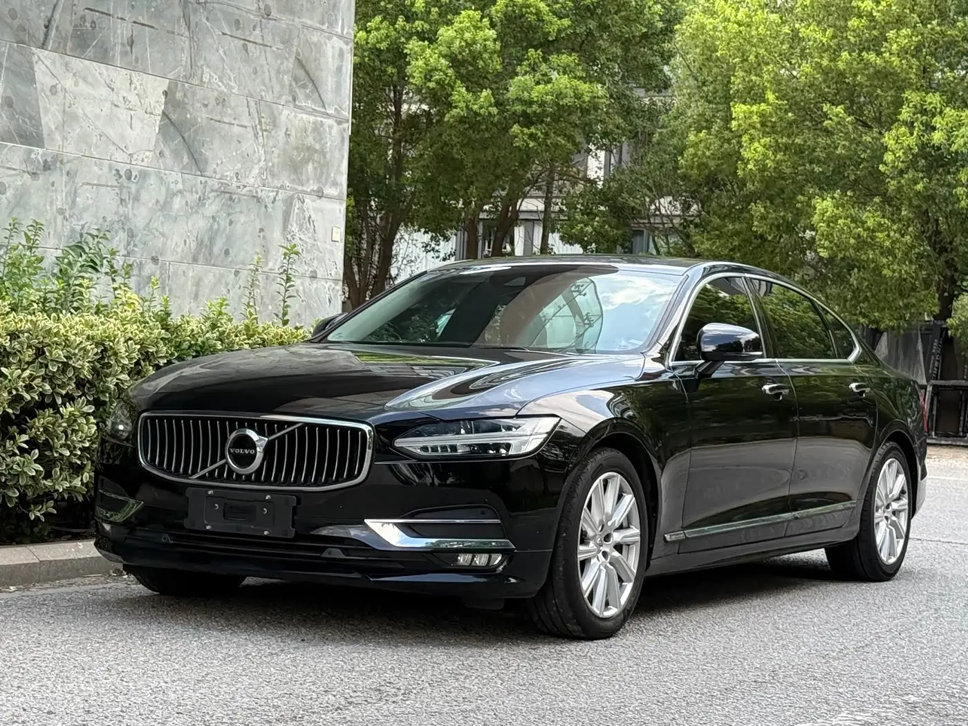 Volvo S90 2020 — Фото 1/15