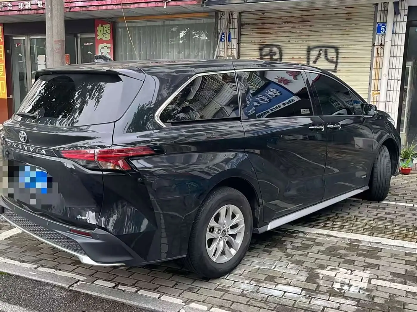 Toyota Granvia 2024 — Photo 4/7