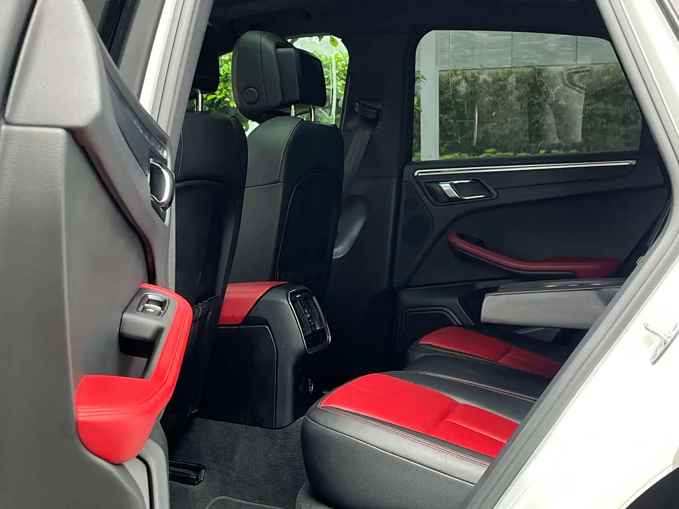 Porsche Macan 2018 — Photo 10/19