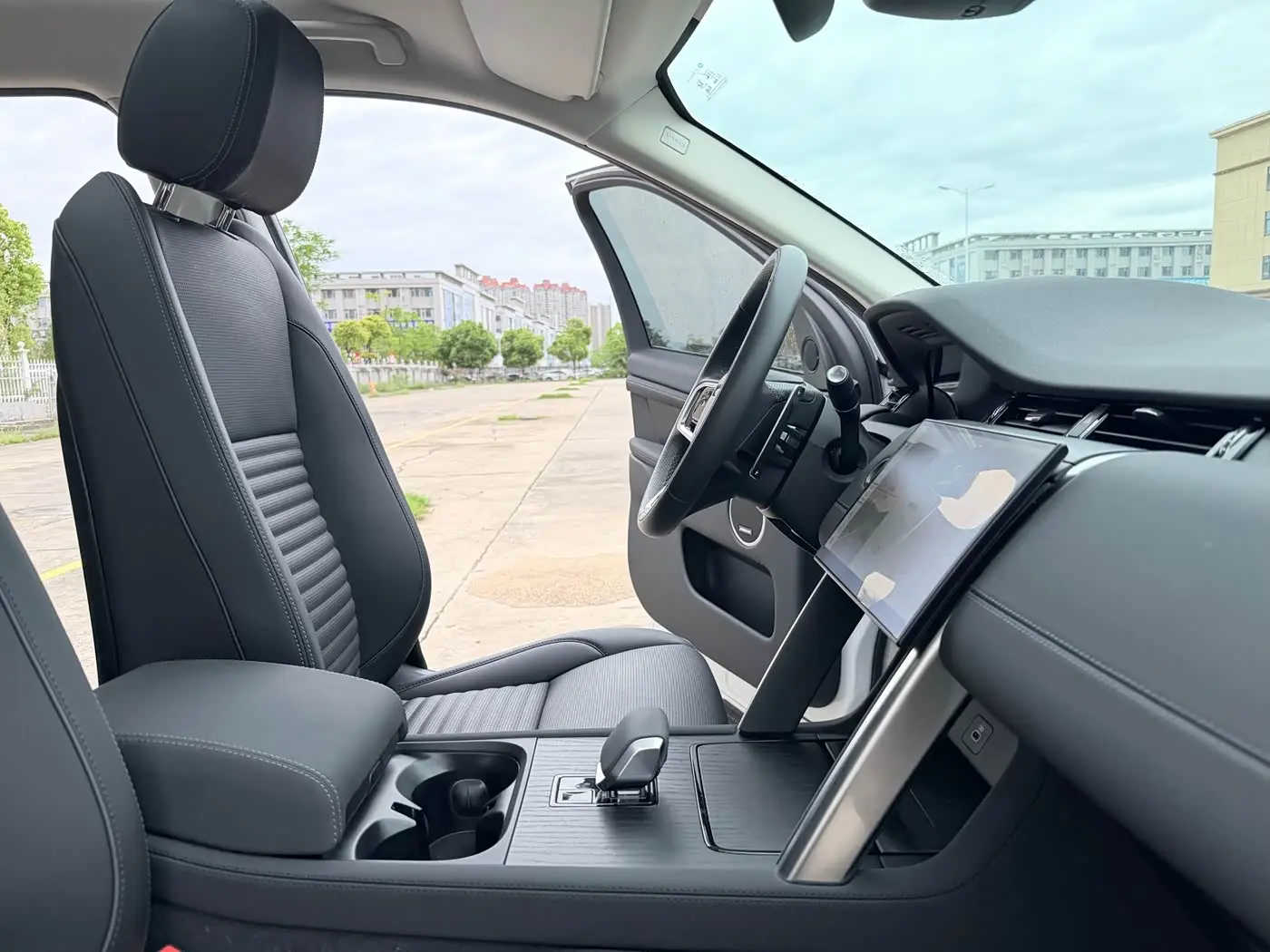 Land Rover Discovery Sport 2025 — Фото 20/20