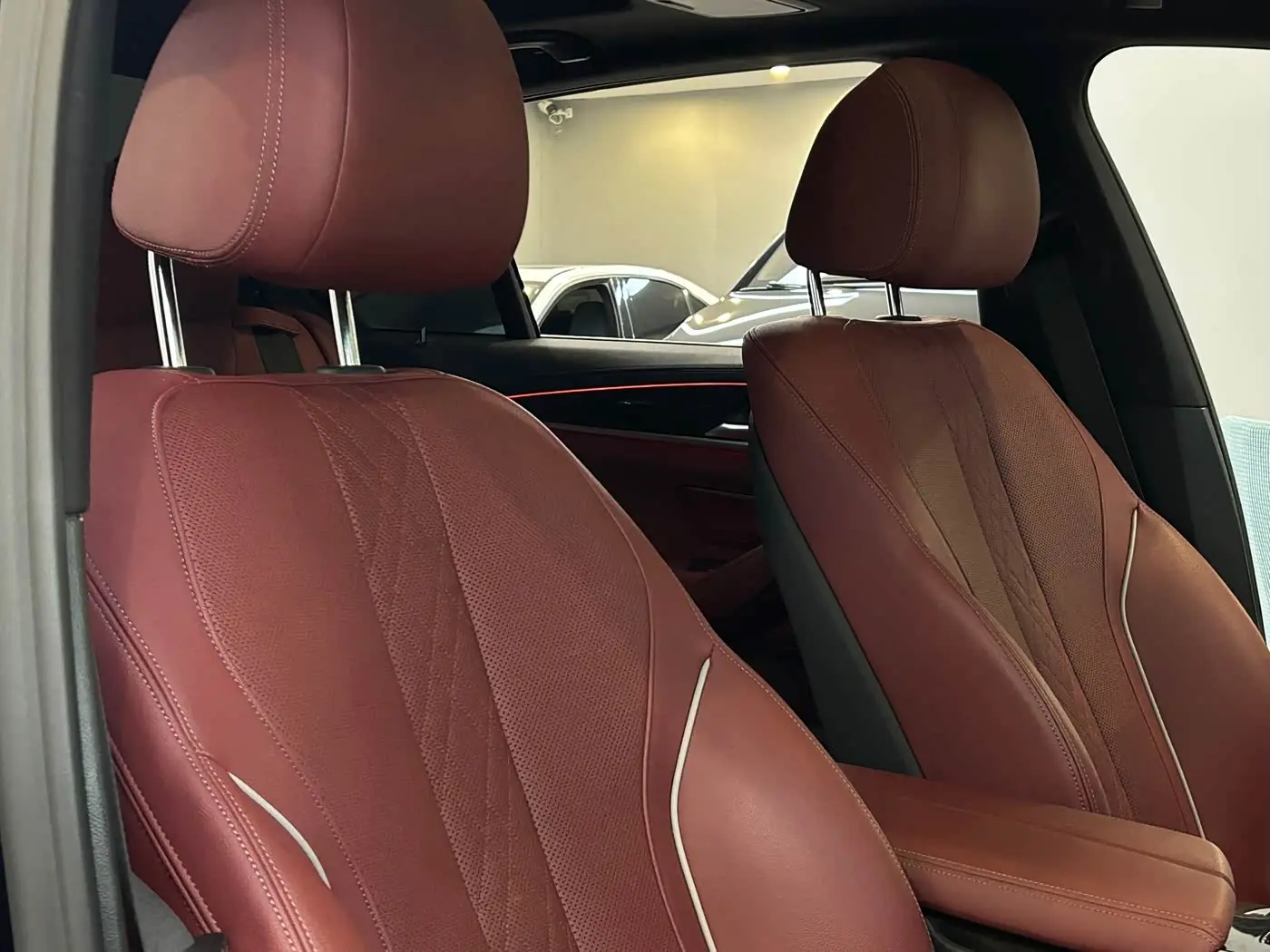 BMW 5 Series 2022 — Photo 12/16
