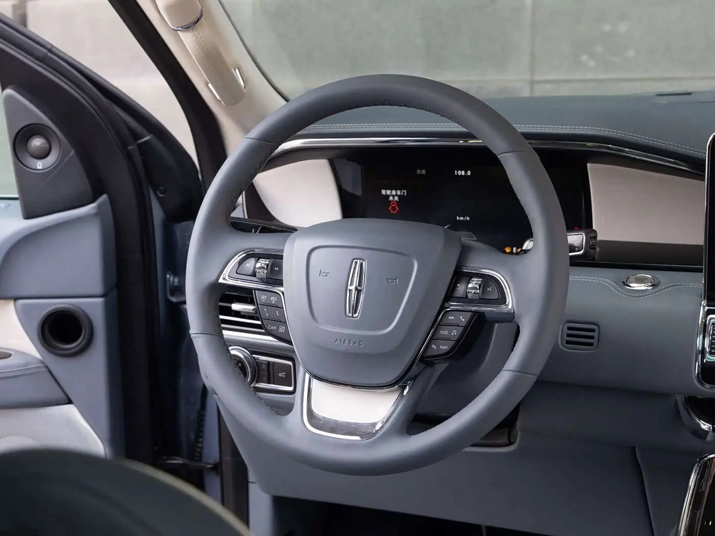 Lincoln Navigator 2022 — Фото 8/19