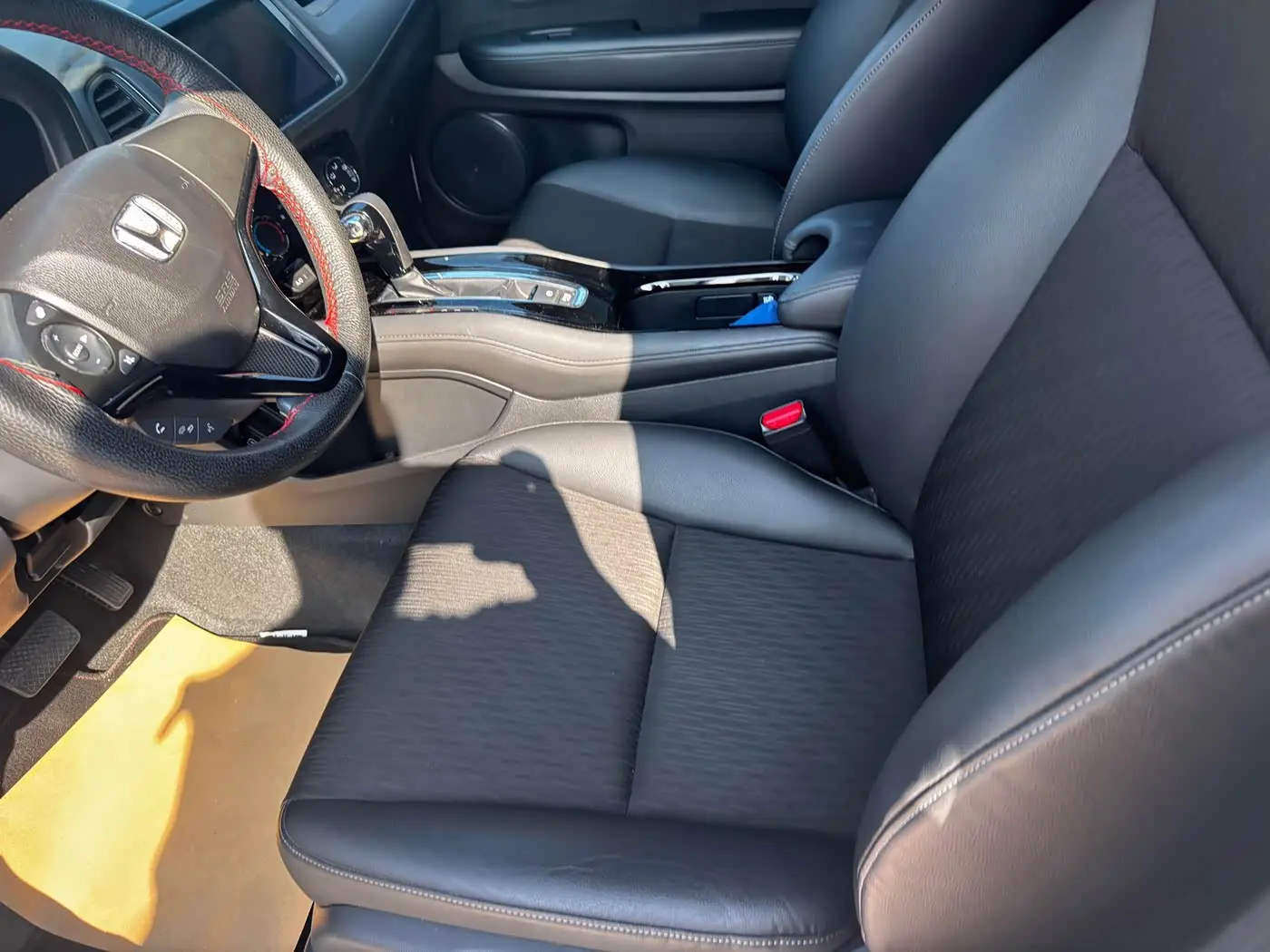 Honda Vezel 2022 — Photo 4/19