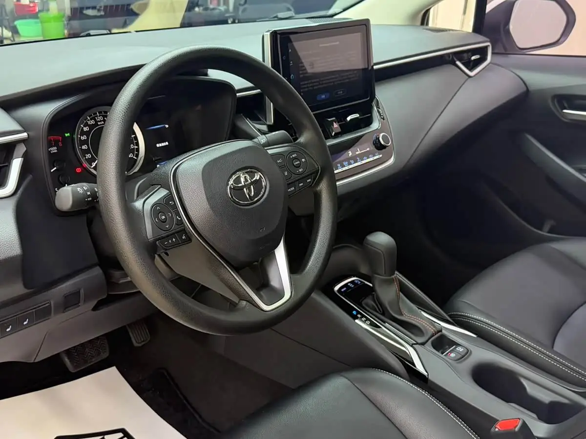 Toyota Corolla 2023 — Фото 7/20