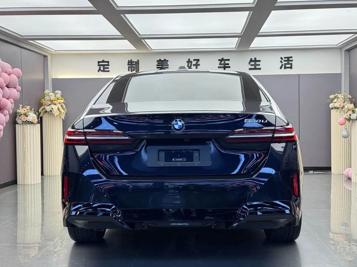 BMW 5 Series 2025 — Фото 14/15
