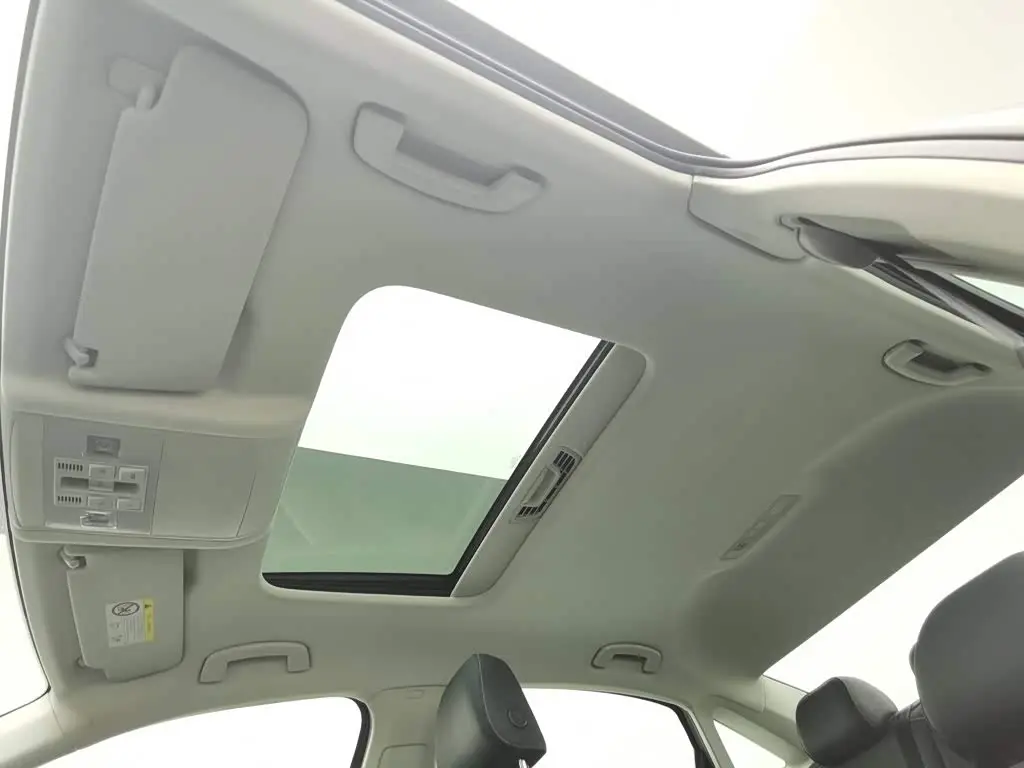 Volkswagen Passat 2025 — Photo 14/20