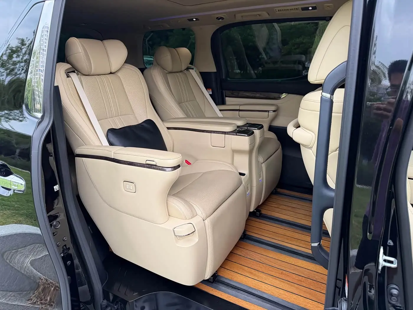Toyota Alphard 2022 — Şəkil 12/20