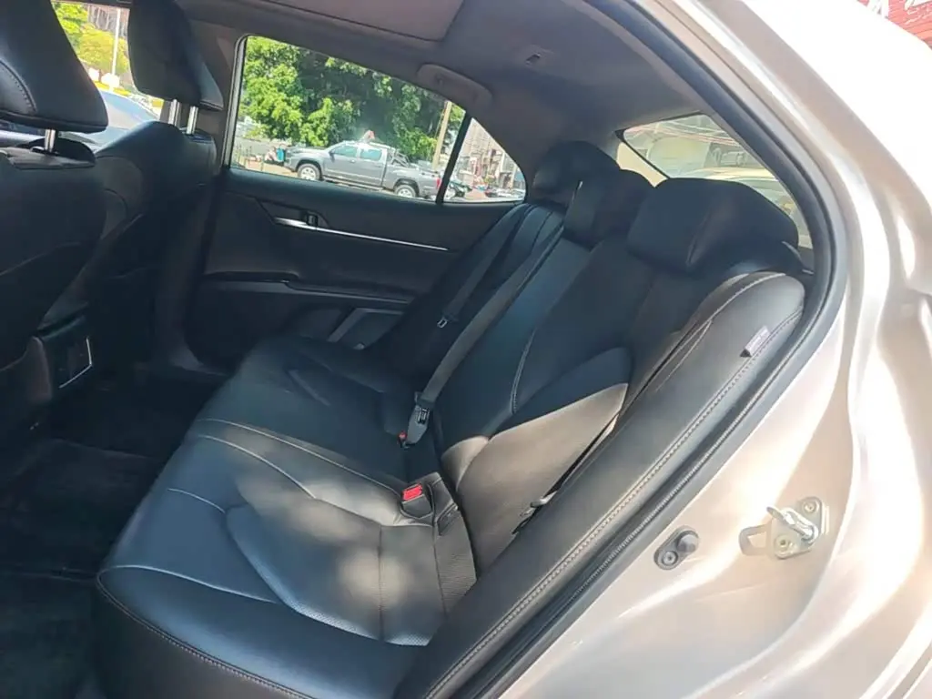 Toyota Camry 2023 — Şəkil 16/19
