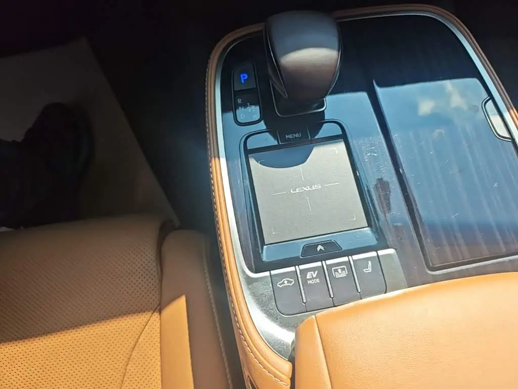 Lexus LS 2020 — Photo 13/19