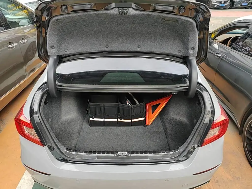 Honda Accord 2021 — Фото 15/20
