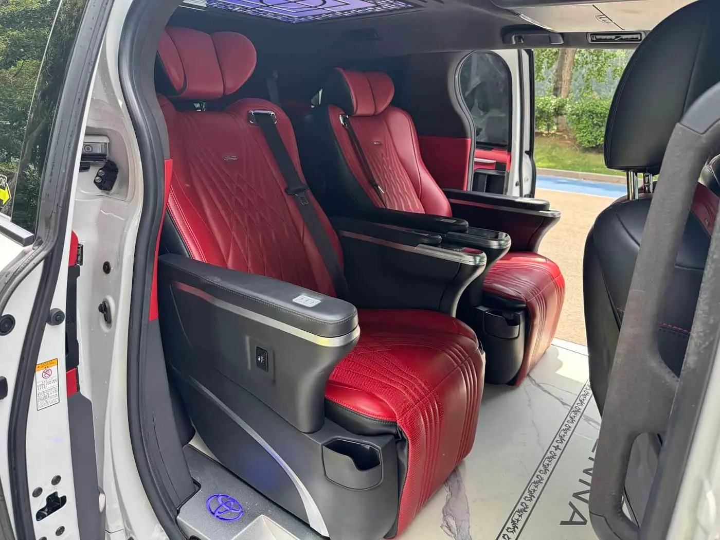 Toyota Sienna 2022 — Photo 5/7