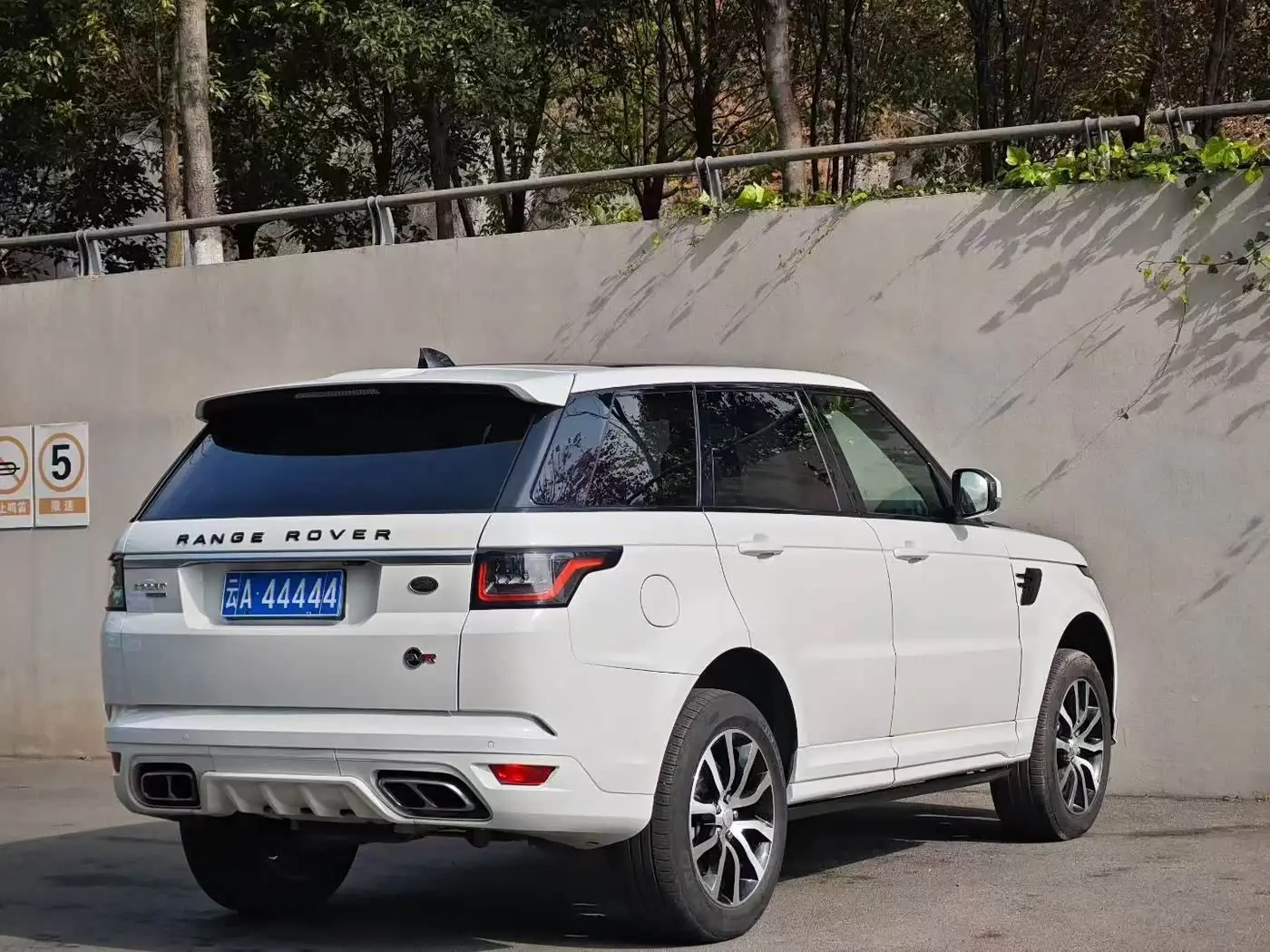 Land Rover Range Rover Sport 2017 — Фото 9/9