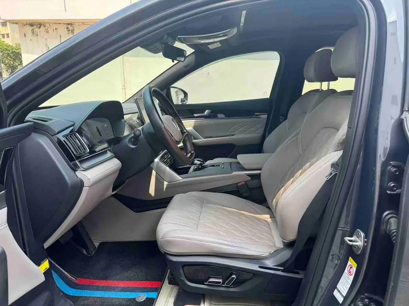 BYD Tang New Energy 2024 — Photo 6/9