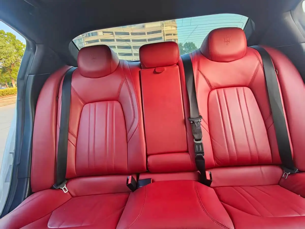 Maserati Ghibli 2017 — Фото 15/16