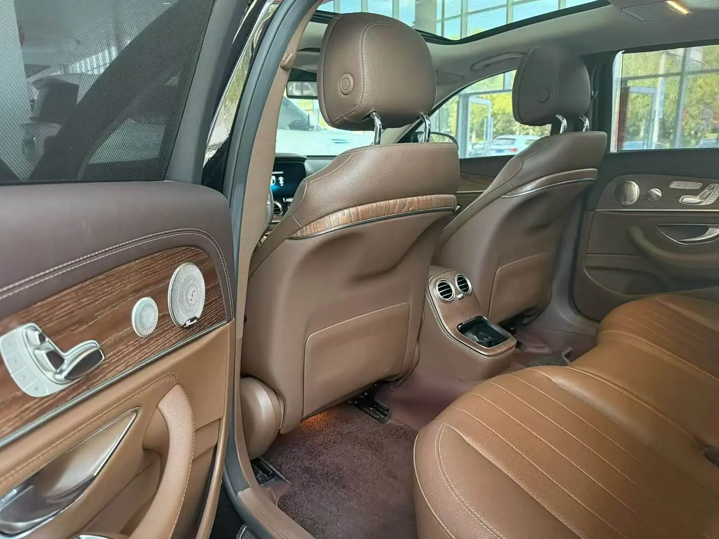 Mercedes-Benz E-Class 2023 — Şəkil 7/9