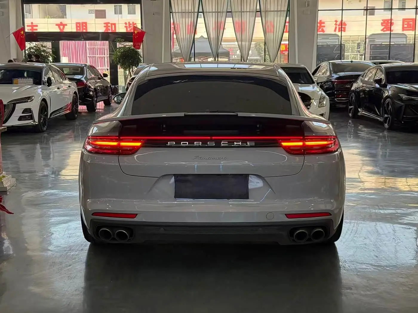 Porsche Panamera 2018 — Photo 8/9