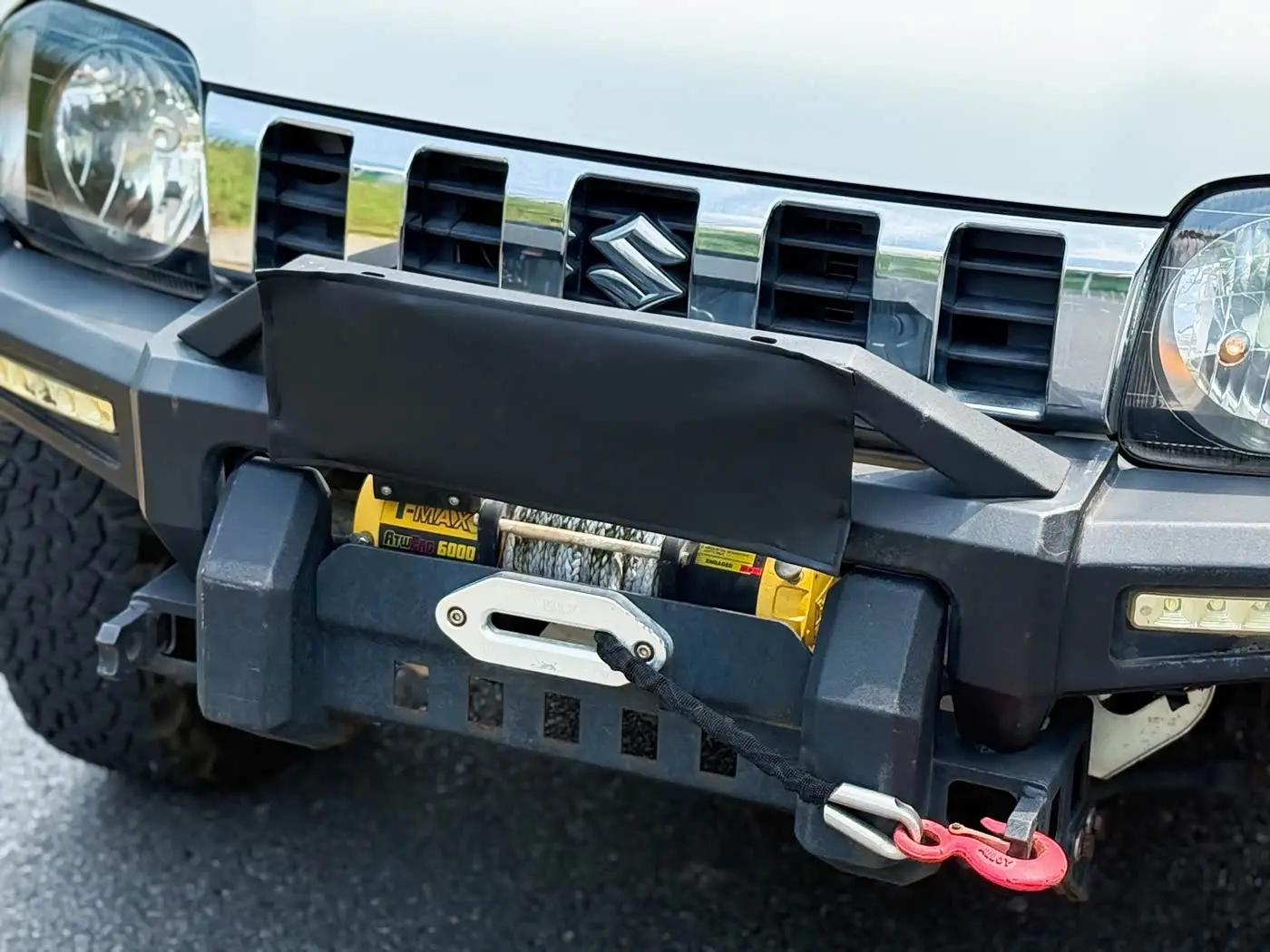 Suzuki Jimny 2018 — Photo 6/19