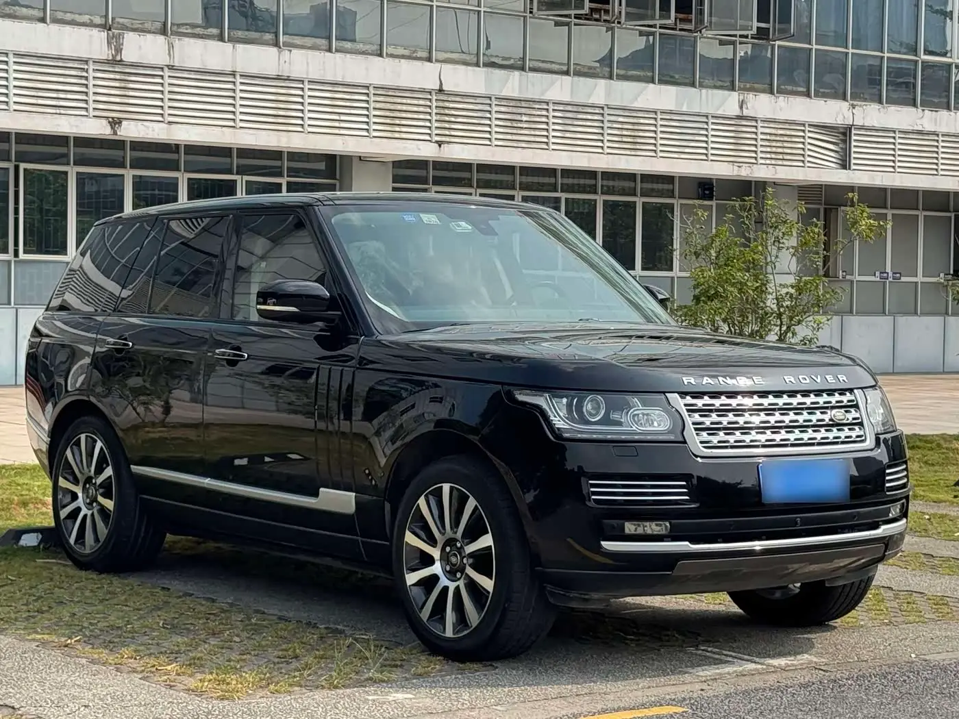 Land Rover Range Rover 2016 — Фото 1/20