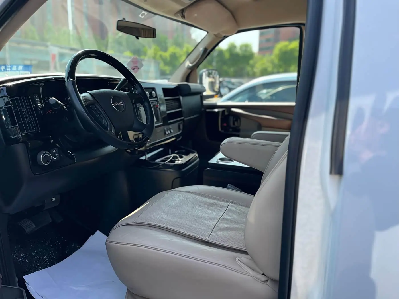 GMC Savana 2020 — Şəkil 6/20