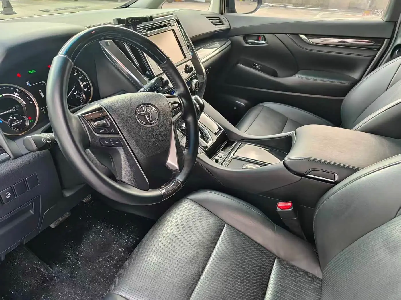 Toyota Vellfire 2020 — Photo 10/20