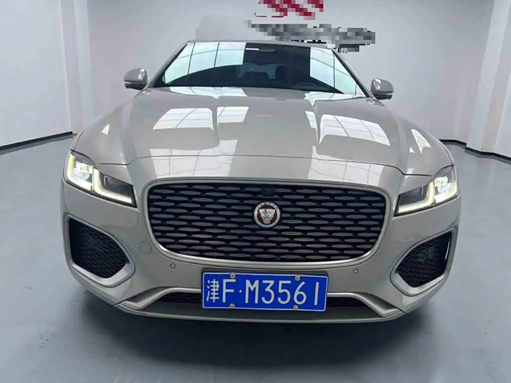 Jaguar XFL 2024 — Фото 2/9
