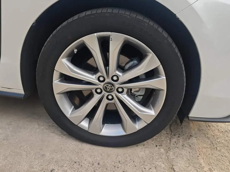 Toyota Sienna 2023 — Photo 6/16