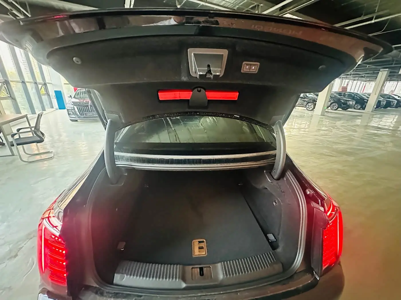 Hongqi H9 2026 — Photo 8/13