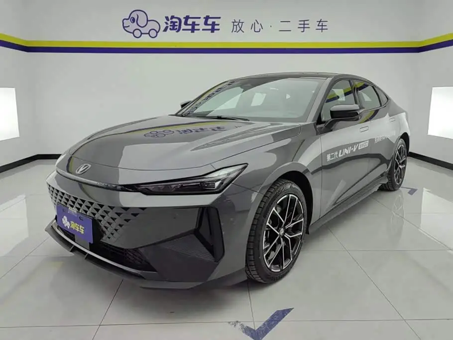 Changan UNI-V iDD, 2024