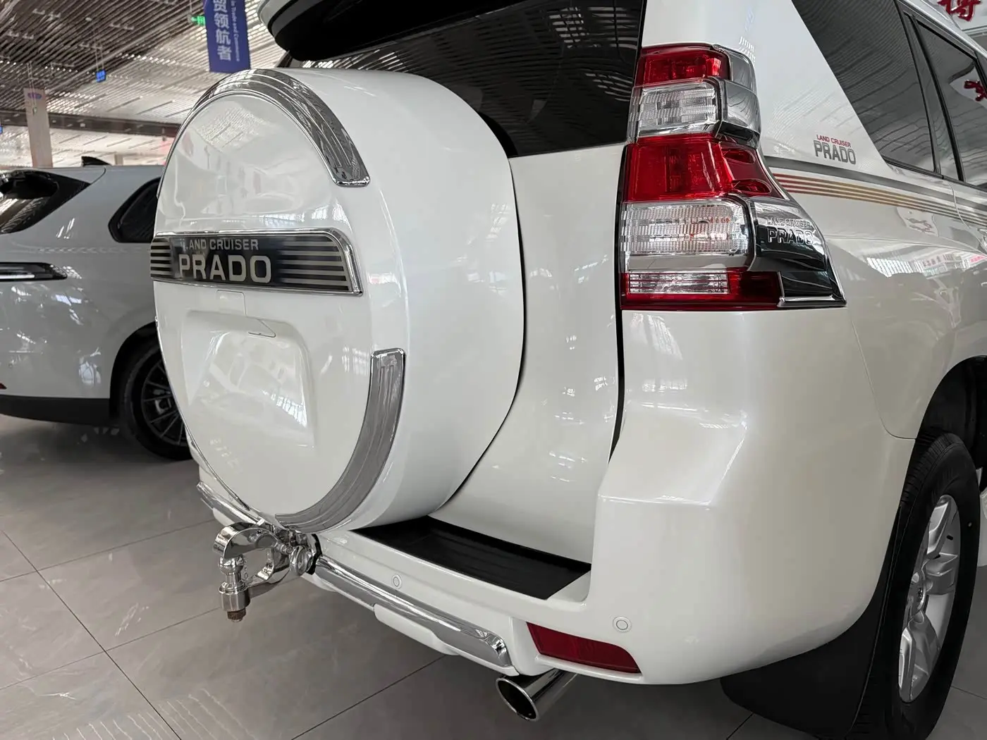 Toyota Prado 2016 — ფოტო 15/18