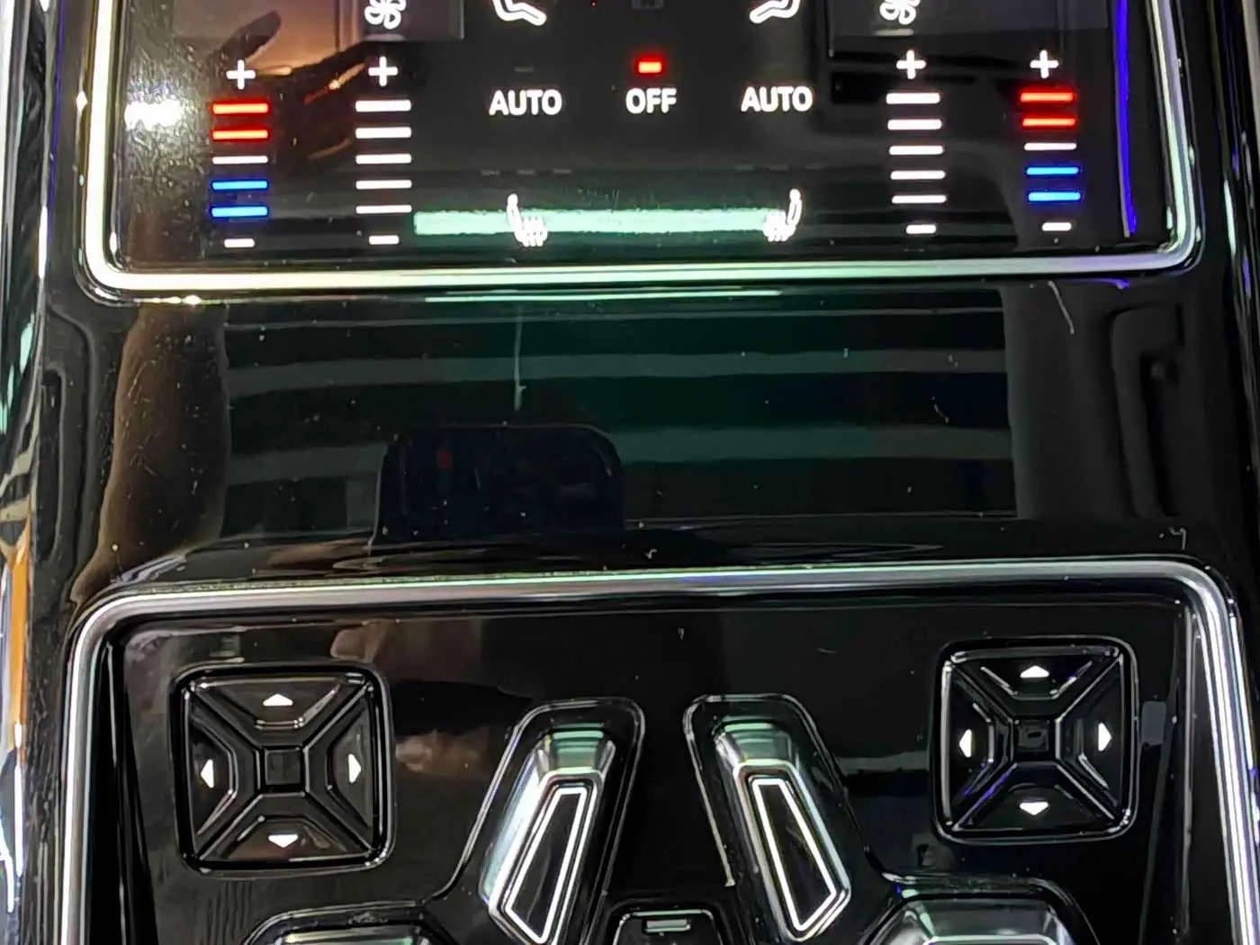 Audi A8 2021 — Photo 11/12