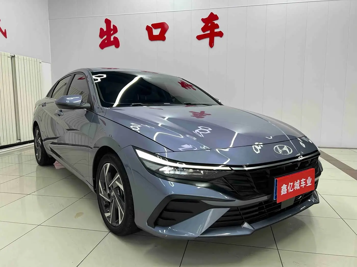 Hyundai Elantra 2023 — Photo 3/20