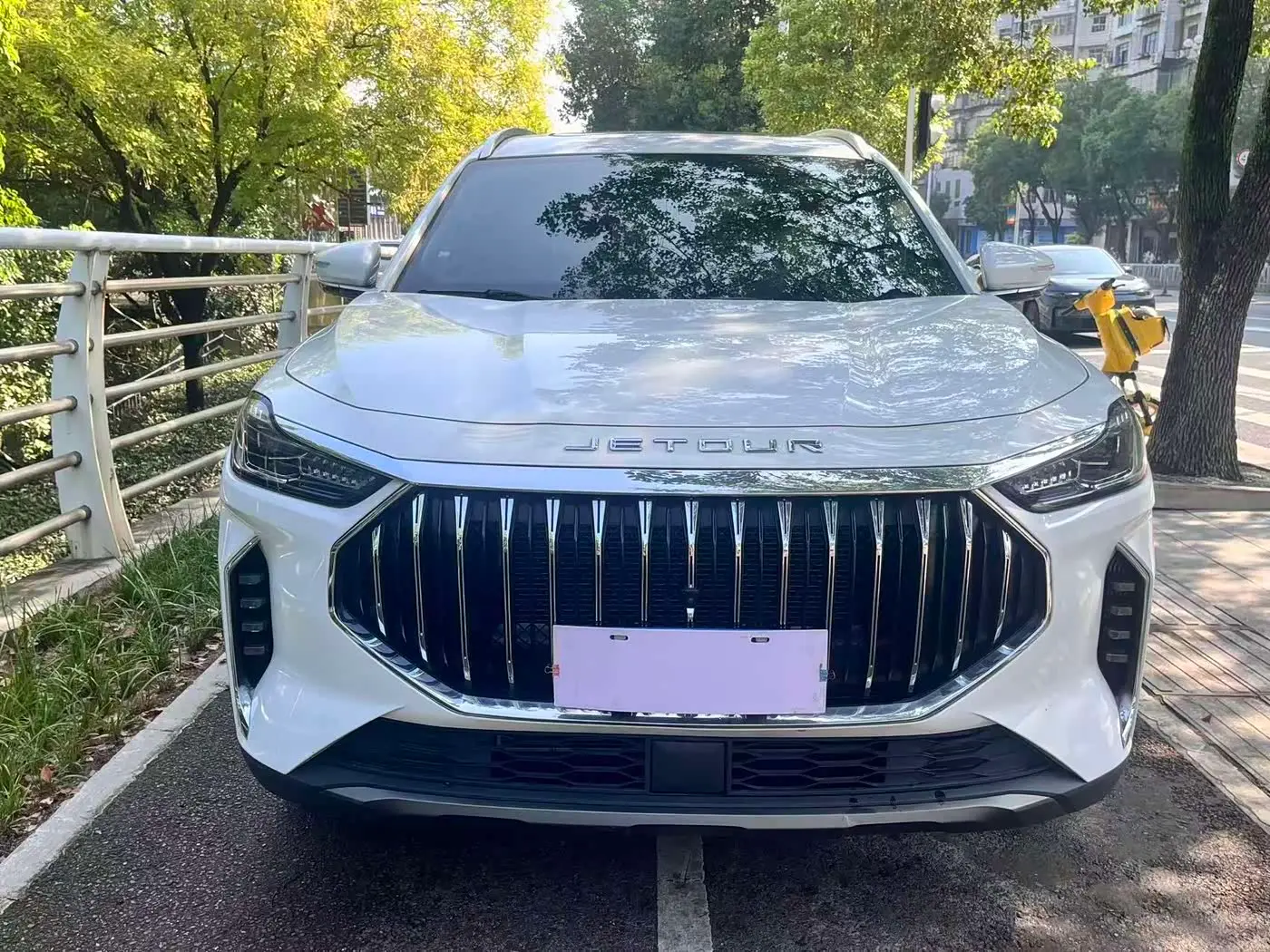Jetour X70 PLUS 2024 — Photo 2/9
