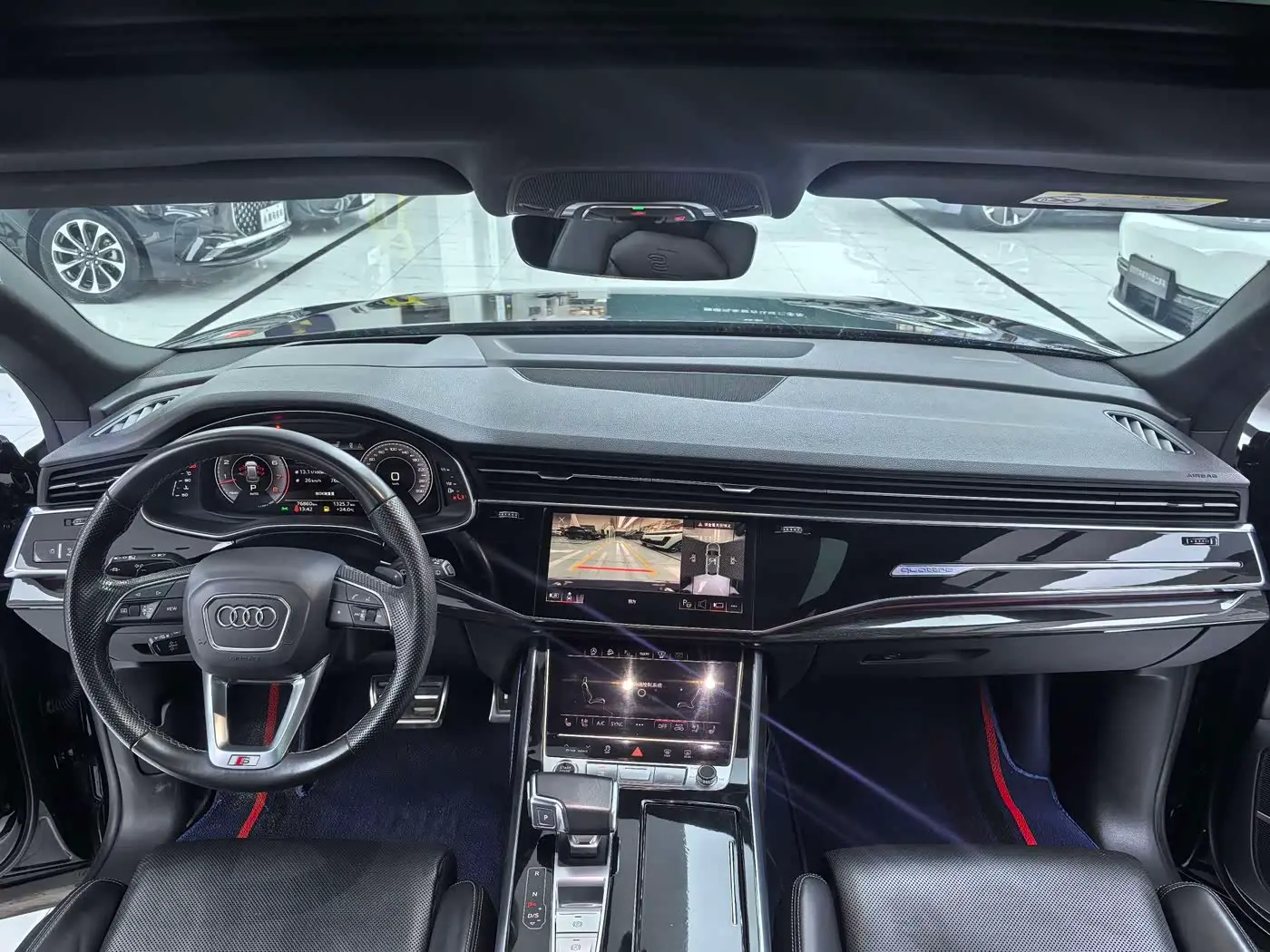 Audi Q8 2022 — Photo 7/15