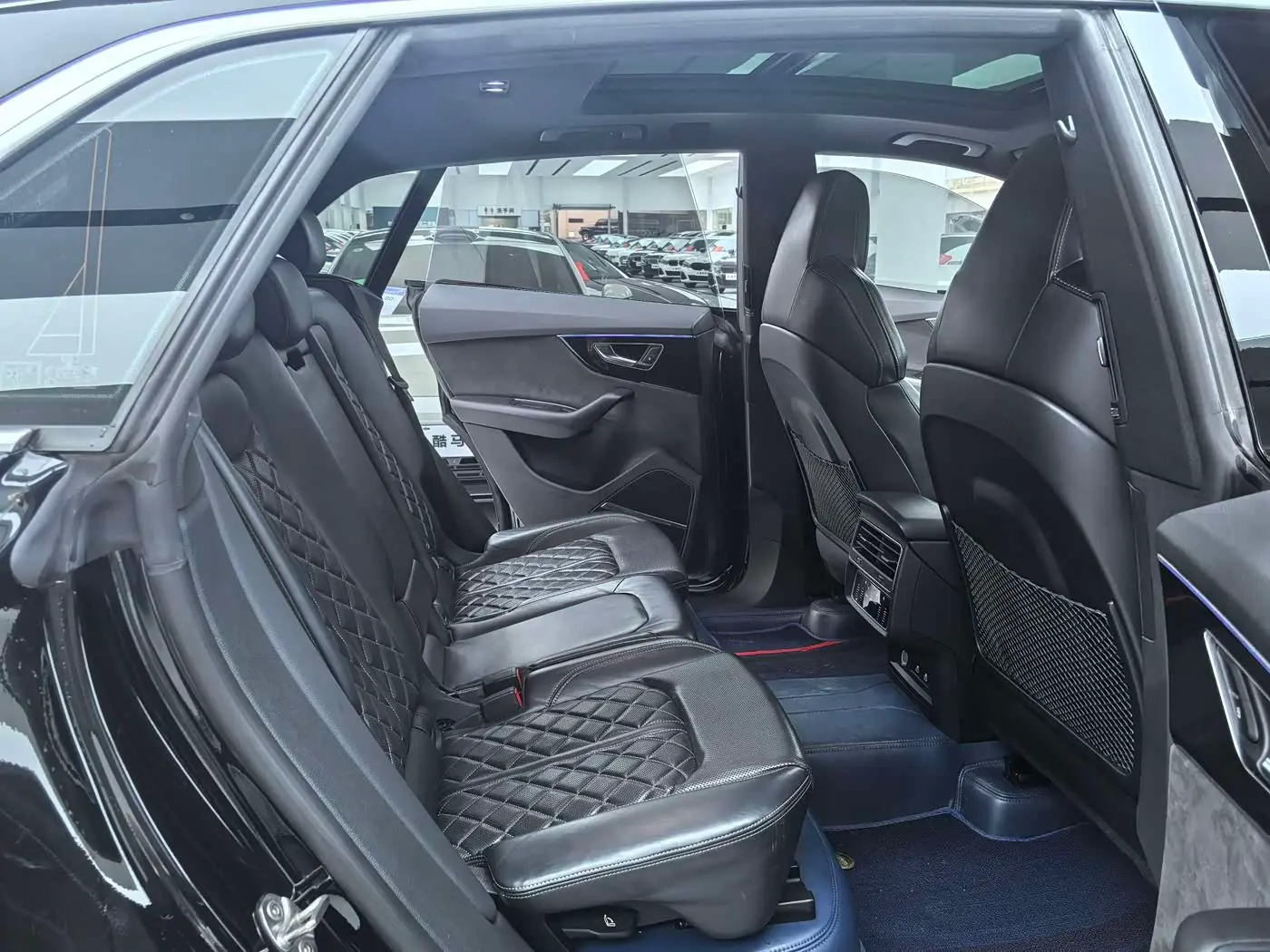 Audi Q8 2022 — Photo 11/15