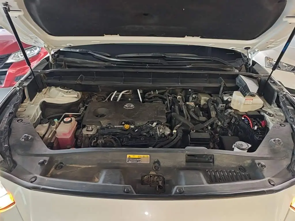 Toyota Crown Kluger 2022 — Photo 19/19
