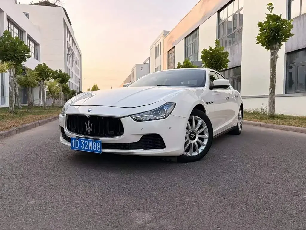 Maserati Ghibli 2015 — Photo 1/9