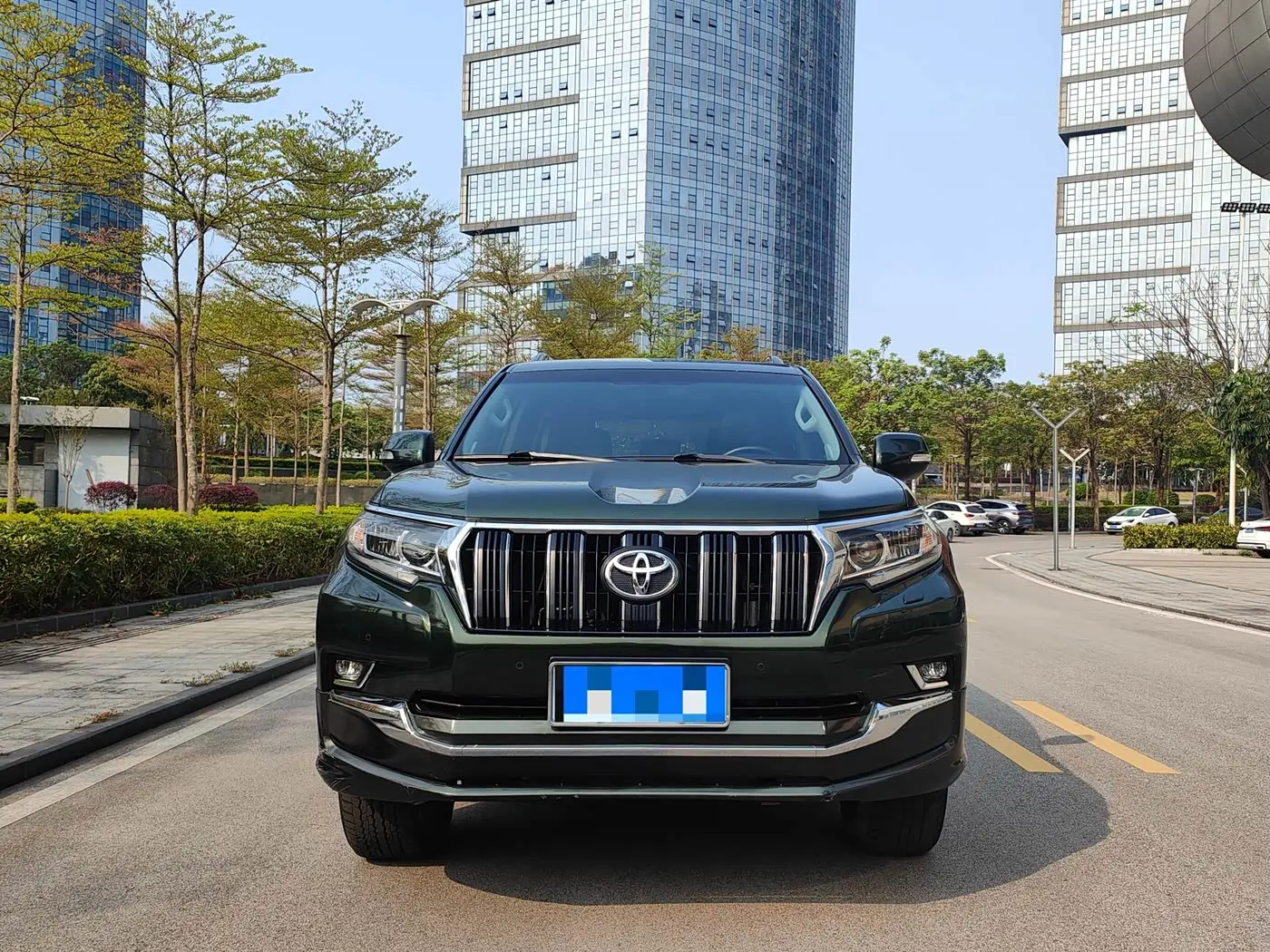 Toyota Prado 2018 — Photo 1/9