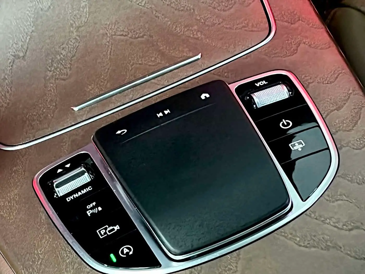 Mercedes-Benz E-Class 2023 — Photo 9/14