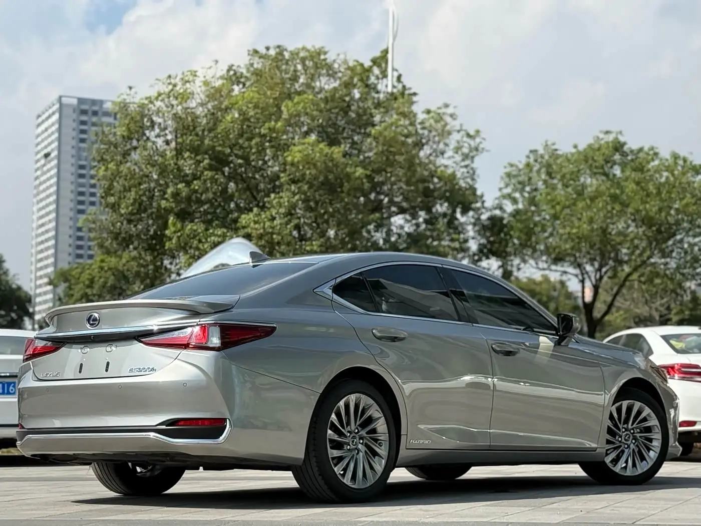 Lexus ES 2019 — Şəkil 6/15