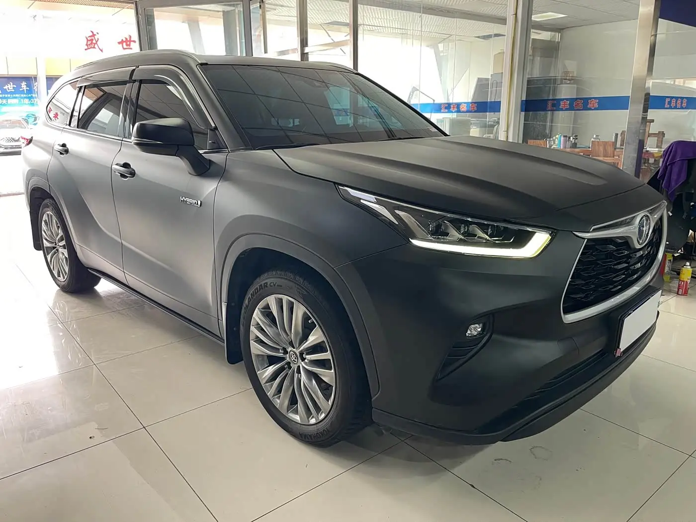 Toyota Highlander 2023 — Photo 3/11