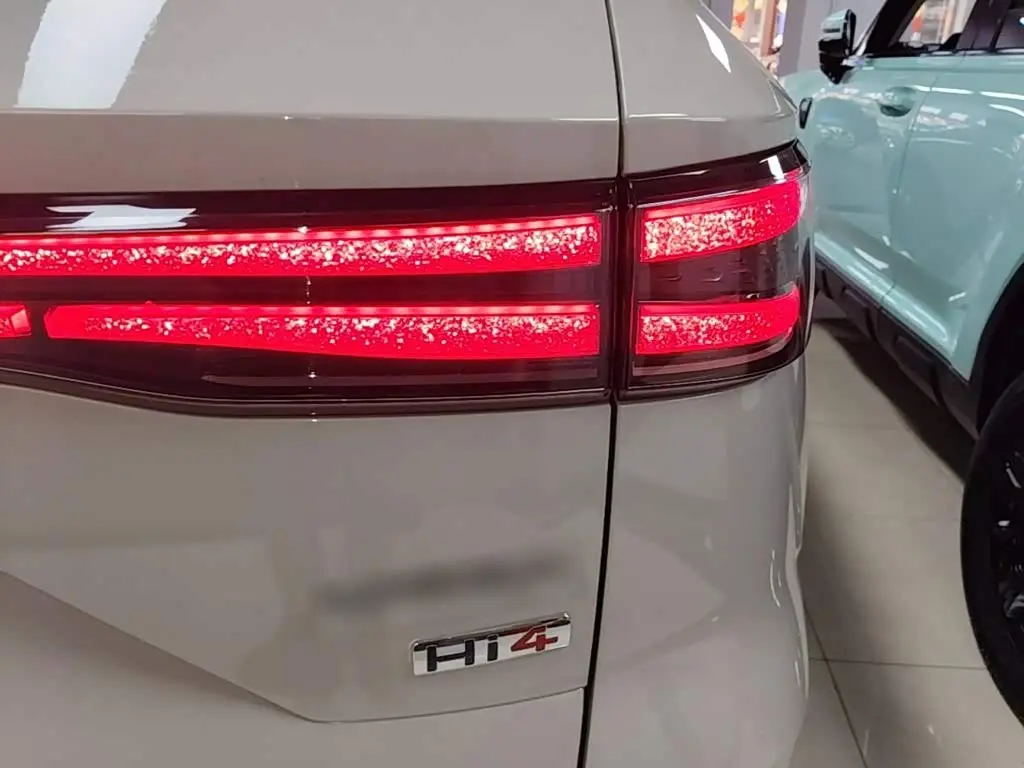 Haval Xiaolong MAX 2025 — Photo 8/20