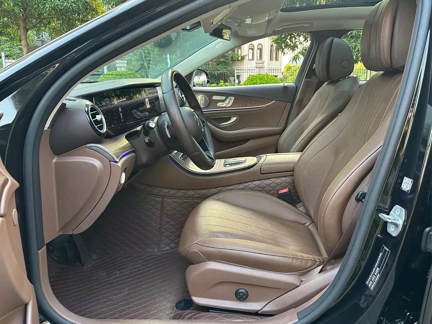 Mercedes-Benz E-Class 2021 — Фото 15/20