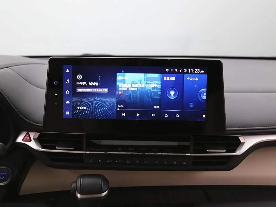Toyota Granvia 2023 — Photo 18/20