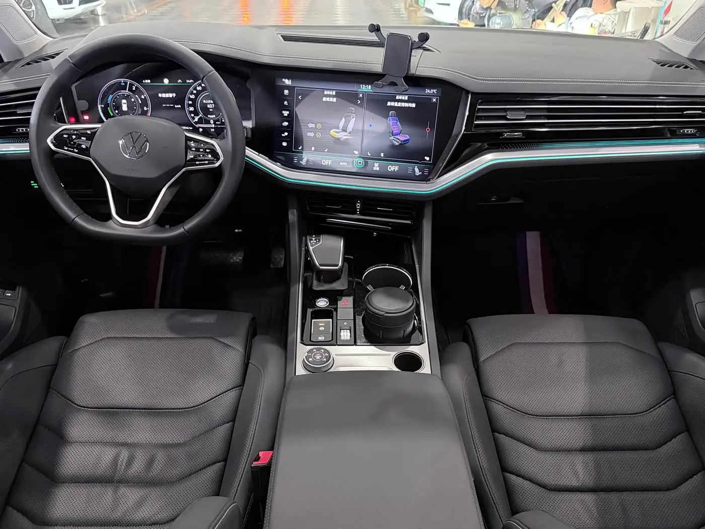 Volkswagen Touareg New Energy 2021 — Şəkil 8/18