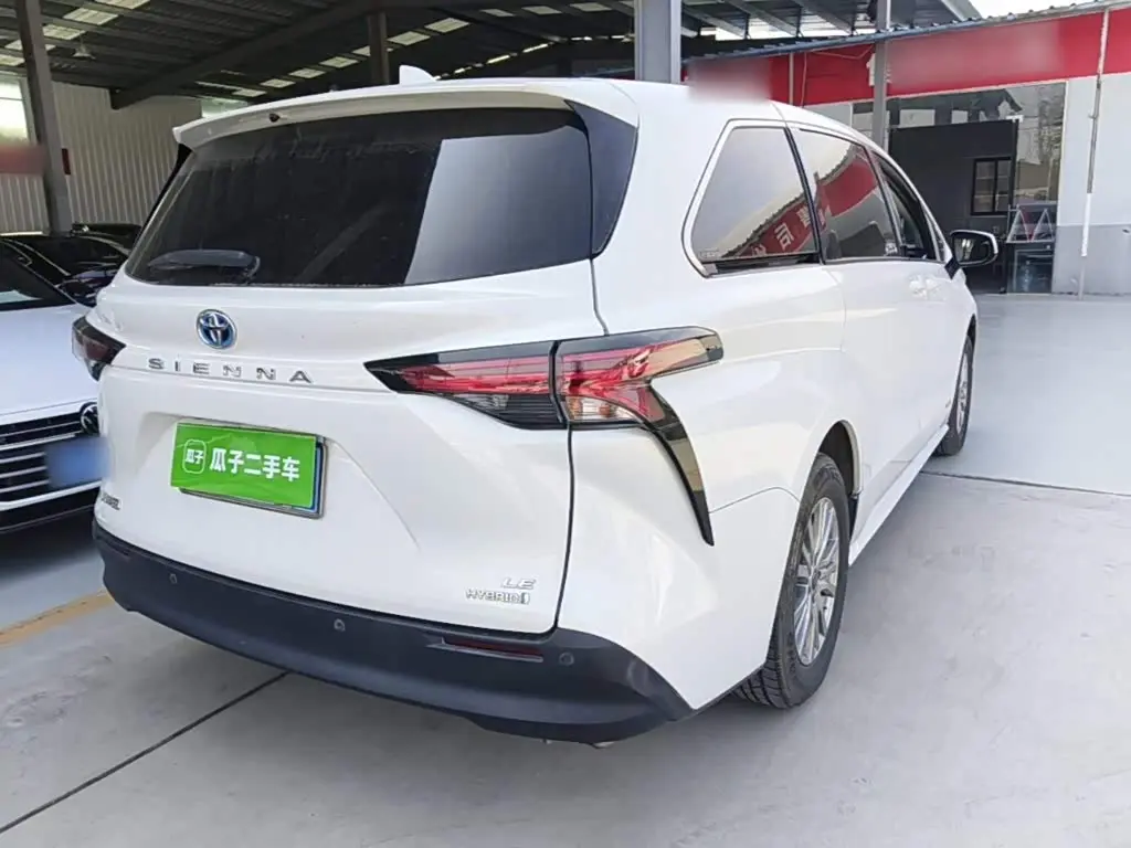 Toyota Sienna 2022 — Photo 6/19