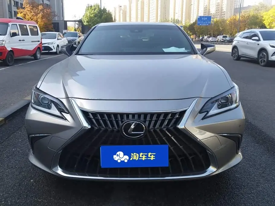 Lexus ES 2023 — Фото 2/16