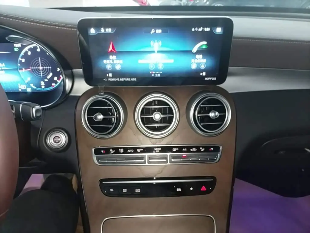 Mercedes-Benz GLC 2023 — Фото 13/20