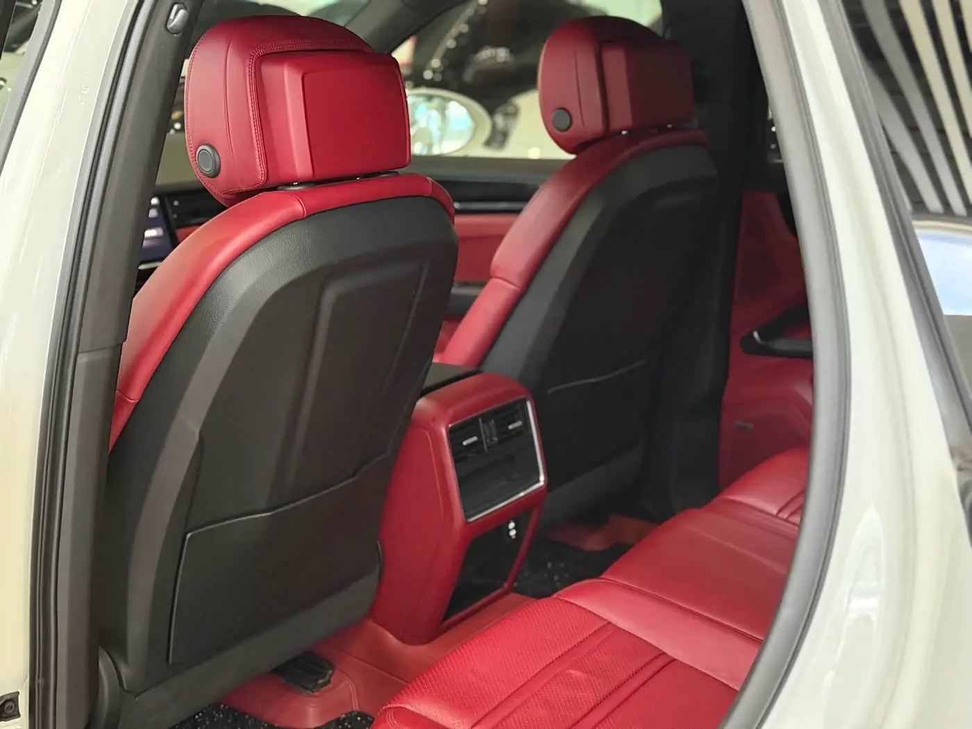 Porsche Cayenne 2021 — Photo 9/9