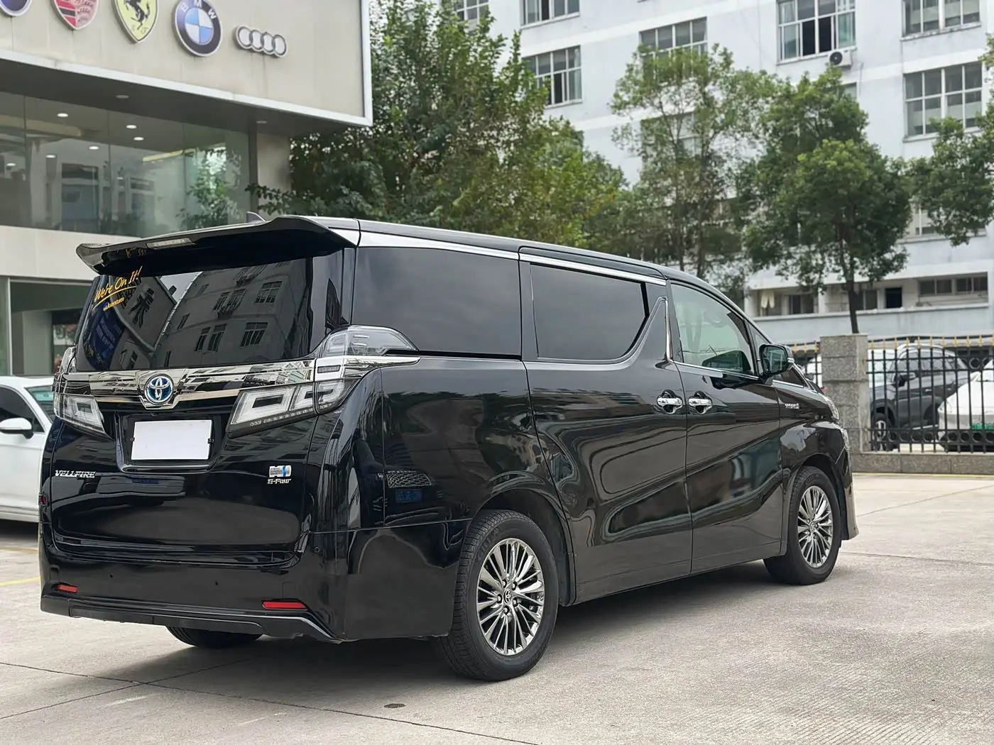 Toyota Vellfire 2021 — Photo 6/14